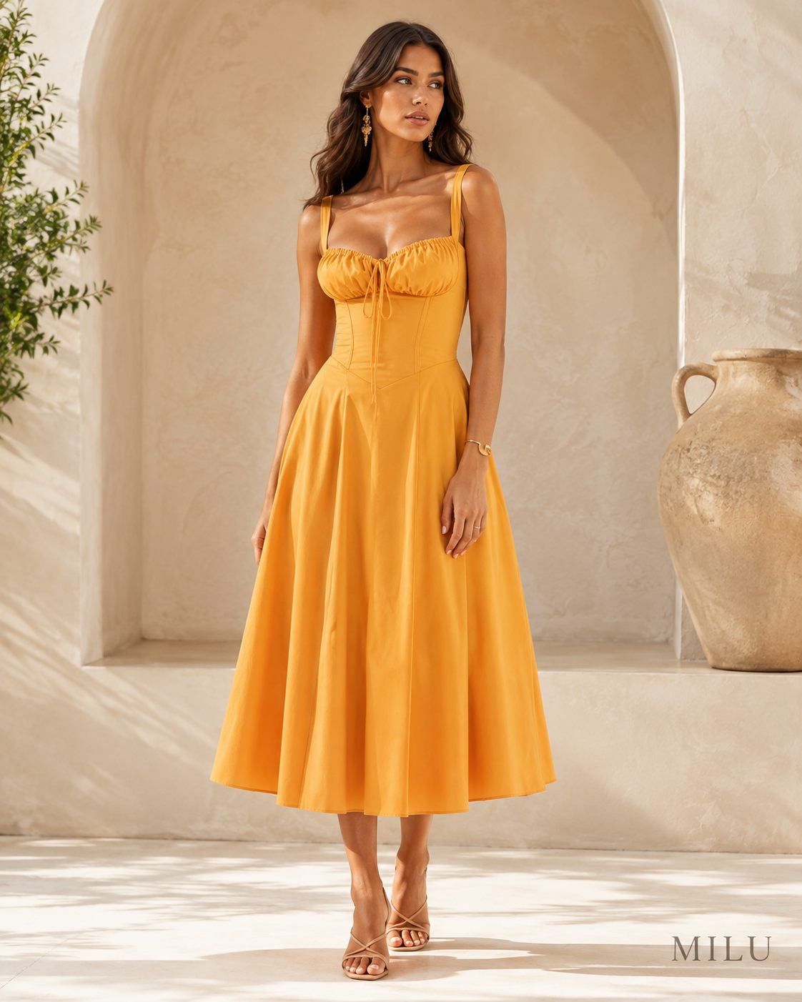 שמלת מקסי קיצית לנשים Solea Bloom בגזרת מחוך עם כתפיות וחצאית נשפכת | MILU